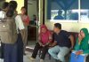 Sejumlah Wali Murid di Kantor Cabdindik Jawa Timur Kota Kediri