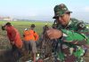 Geropyokan dilakukan warga bersama TNI untuk usir hama tikus