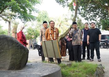 Bersama Pak Pram dan Keluarga, Mas Dhito Berkunjung ke Ndalem Pojok