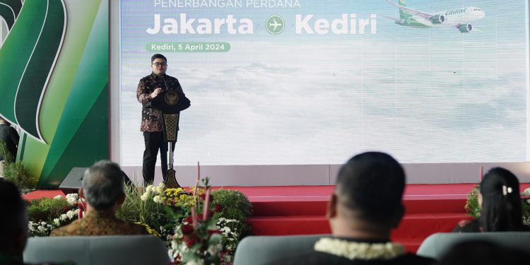 Citilink First Landing Bandara Dhoho, Mas Dhito: Maskapai Lain Jangan Sampai Menyesal