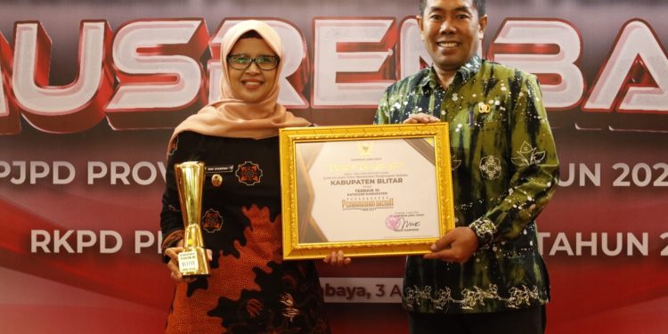 Pemerintah Kabupaten Blitar Raih Peringkat III PPD Award