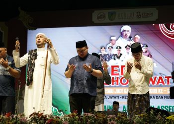 Mas Dhito Sholawatan Bareng Zahir Mania, Habib Bidin: Semoga Kediri Semakin Baik