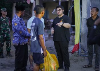 Menginap di Rumah Warga, Mas Dhito Janjikan Akan Benahi Lapangan Bola Voli