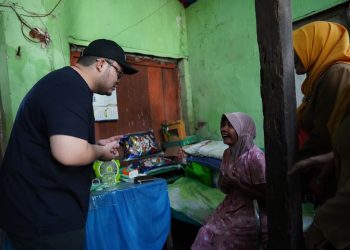Mas Dhito Bangunkan Rumah Janda Sebatang Kara