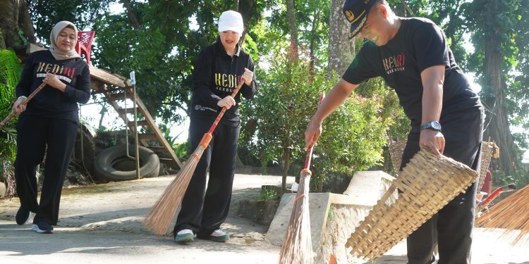 Cegah Demam Berdarah, Mbak Cicha Ajak Kader PKK Lakukan Kerja Bakti Serentak