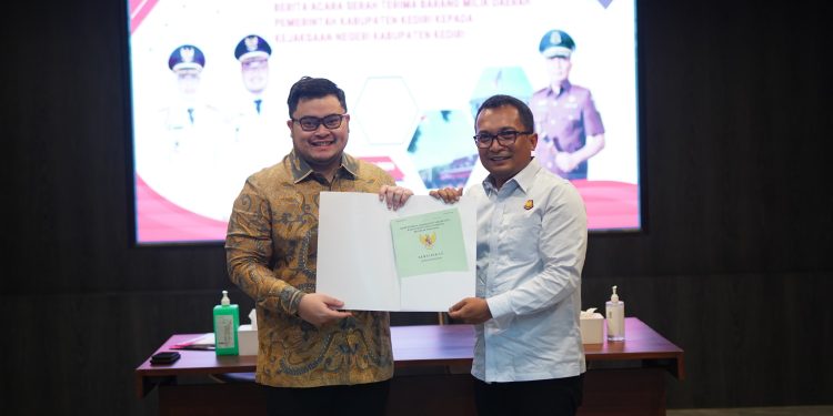 Pemkab Kediri Hibahkan Tanah untuk Kejaksaan