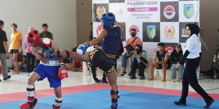 Mas Dhito Sampaikan Pesan Penting di Ajang Kick Boxing Piala Bupati Kediri 2024