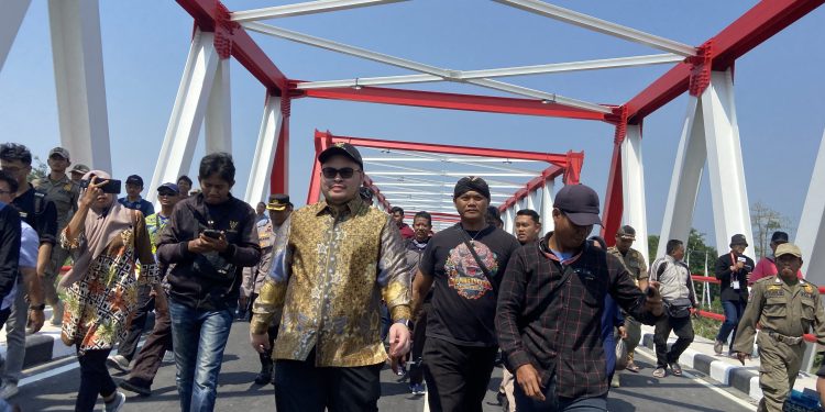 Mas Dhito Resmikan Jembatan Jongbiru Kediri