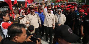 Longmarch dari Gor Bung Karno Kang Marhaen-Trihandy Resmi Daftar ke KPU Kabupaten Nganjuk