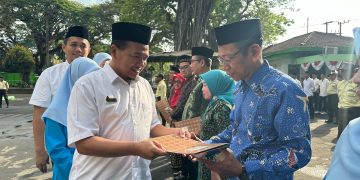 HUT ke-79 RI, PG Ngadiredjo Beri Penghargaan Karyawan Masa Kerja 30-35 Tahun 