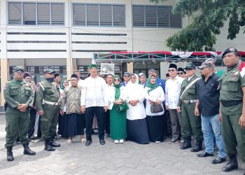 Diiringi Ribuan Pendukung, Pasangan Deny – Mudawamah Resmi Daftar ke KPU Kabupaten Kediri