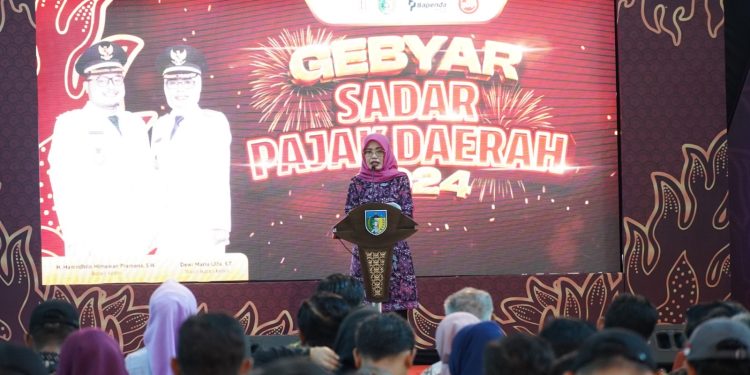 Mbak Dewi Berikan Apresiasi Puluhan Wajib Pajak di Kediri