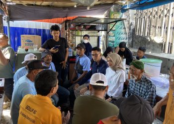 Tukang Becak, Ojek dan PKL Stasiun Kediri Deklarasi Dukung Vinanda-Gus Qowim