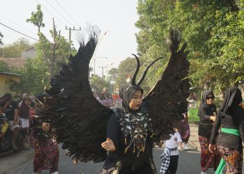 Meriah, Gelaran Baris Kreasi Kayen Kidul Dipadati Warga