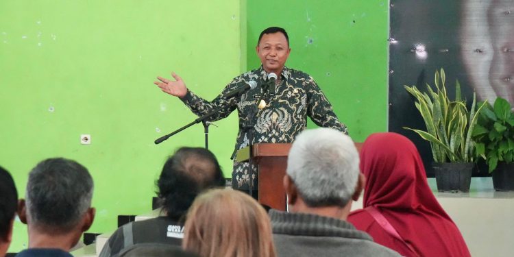 Penyerahan Sertifikat PTSL, Wujud Pemkab Kediri Percepat Legalitas Hak Aset Warga