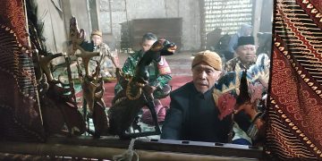 Lestarikan Kearifan Lokal, Dansatgas TMMD 122 Kodim 0809/Kediri Ingin Wayang Mbah Gandrung Dikenal Masyarakat Luas