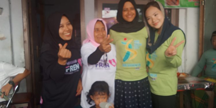 Sapa Warga Pakunden Di Hari Santri, Bunda Fey Gelorakan Semangat Santri Preneur