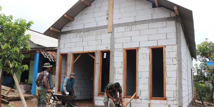 Sas Fisik RTLH TMMD 122 Kodim 0809/Kediri Rumah Rudi Santoso Capai 80 Persen