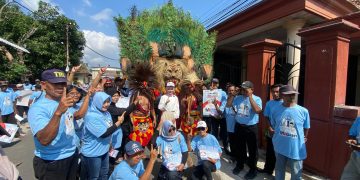 Diiringi Reog dan Jathilan, Mbak Vinanda Door to Door Sapa Warga Ketami