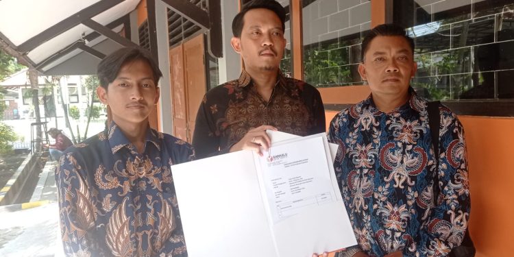 Tim Kuasa Hukum Pasangan Nomor Urut 2 Laporkan Dugaan Pelanggaran APK di Kota Kediri