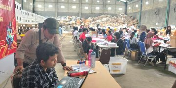 KPU Kota Kediri Lanjutkan Proses Sortir Lipat Surat Suara Pilgub Jatim