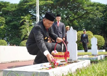 Gelar Ziarah dan Tabur Bunga, Pemkab Kediri Ajak Warga Teladani Sikap Kepahlawanan