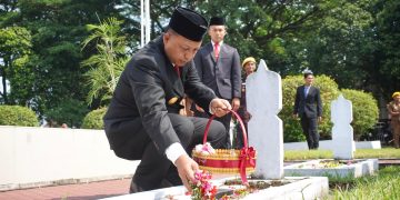 Gelar Ziarah dan Tabur Bunga, Pemkab Kediri Ajak Warga Teladani Sikap Kepahlawanan