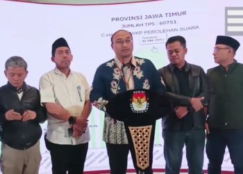 KPU Jatim Berikan Santunan Untuk Petugas Yang Mengalami Musibah Ketika Bertugas