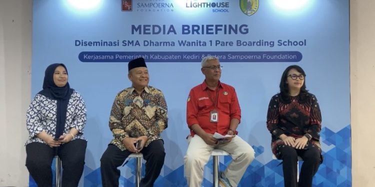 PSF dan Pemkab Kediri Kembangkan SMA Dharma Wanita 1 Pare Boarding School