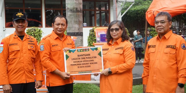 Pj Wali Kota Kediri Pimpin Apel Gladi Kesiapsiagaan Menghadapi Ancaman Bencana di Kota Kediri