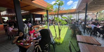 Berdayakan Warga Setempat Resto Wizzmie Di Jln Erlangga Ikut Meramaikan Kuliner Kota Kediri