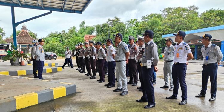 Tingkatkan Pengawasan Angkutan Umum Jelang Nataru, Dishub Kota Kediri Lakukan Rampcheck