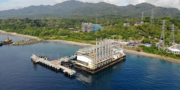 Kunjungan ke Maluku, Menteri ESDM Pastikan Listrik PLN di Indonesia Timur Andal Hadapi Nataru