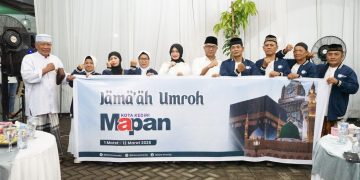 Berangkatkan Umroh Relawan, Mbak Vinanda-Gus Qowim Titip Doa untuk Kota Kediri