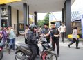 Polres Kediri Berikan Himbauan Kamtibmas Disertai Pembagian Takjil Gratis