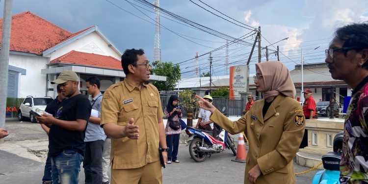 Mbak Vinanda Bersama Dinas PUPR Tinjau Pedestrian Stasiun Kediri, Siapkan Wajah Baru