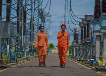 Begini Kisah Personel Siaga PLN, Menjaga Sistem Transmisi Tetap Aman pada Lebaran 2025