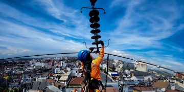 Kisah Inspiratif dari Quientha Ayu, Sosok Kartini di Garda Terdepan Kelistrikan Indonesia