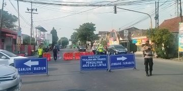 Demi Kenyamanan dan Keamanan Pemudik, Arus Lalu Lintas di Simpang Empat Papar Dialihkan