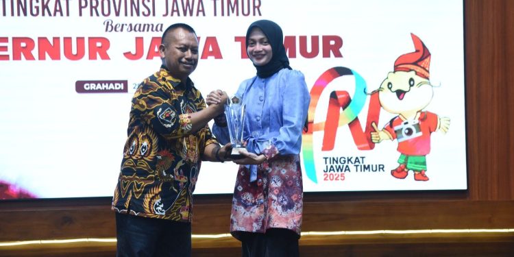 Vinanda Prameswati Terima Penghargaan Tokoh Muda Pemberdaya Masyarakat dari PWI