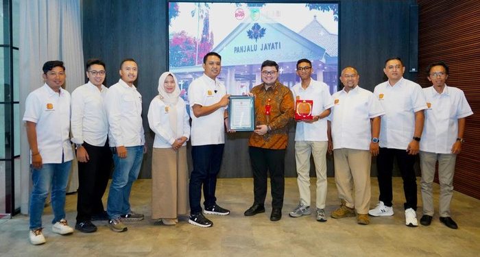 Dinilai Permudah Perijinan, Mas Dhito Peroleh Penghargaan Dari REI