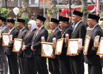 Pemkab Nganjuk Peroleh Penghargaan Atas Kinerja JDIH Jawa Timur