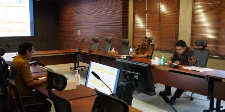 Mas Dhito Instruksikan Dinas PUPR Prioritaskan Perbaikan Jalan Kabupaten
