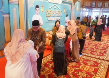 Pegawai Pemkab Kediri dan Instansi Vertikal Halal Bihalal Bareng Mas Dhito di Pendopo