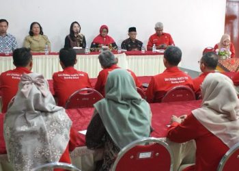 Mbak Cicha Perjuangkan Kesejahteraan Guru SMA Dharma Wanita dalam Rencana Integrasi ke Sekolah Rakyat