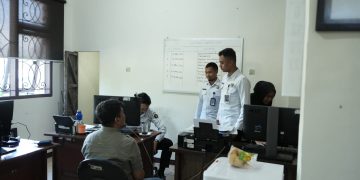 Kantor Imigrasi Kediri Melakukan Serah Terima Warga Negara Filipina Pelanggar Hukum Keimigrasian ke Rumah Detensi Imigrasi Surabaya