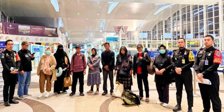 Diduga Nonprosedural Imigrasi Tunda Keberangkatan 1.243 Jemaah Calon Haji dari Sejumlah Bandara