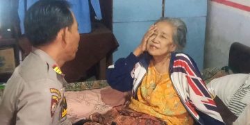 Aksi Bakti Sosial Polsek Plemahan Dalam HUT Bhayangkara ke 79 Buat Warga Terharu