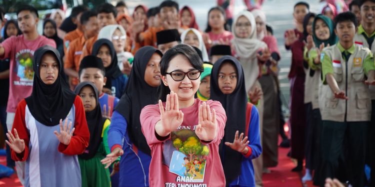 Pesan Mbak Cicha di Hari Anak Nasional: Bijak Menggunakan Gadget dan Berselancar di Internet
