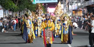 Usung Romansa Cerita Panji, Gudang Garam Meriahkan Apeksi Nite Carnival 2025